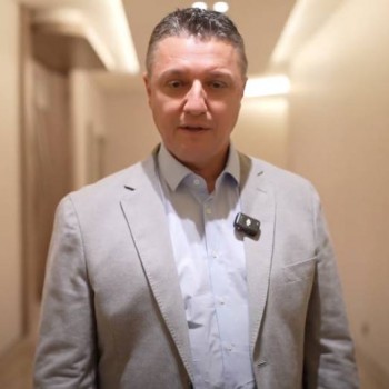 Aşırı Terleme (Hiperhidrozis) - Doçent Doktor Gökhan Ergene